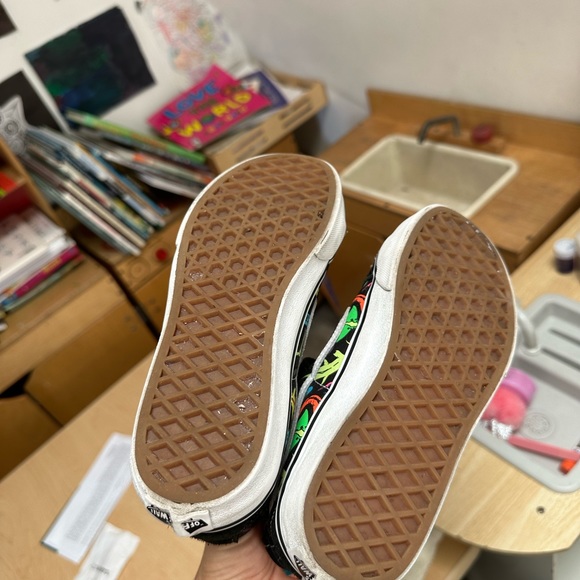 Vans - Picture 4 of 8